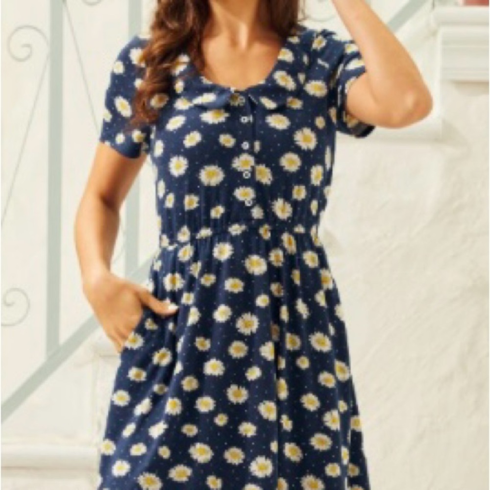 BOG Collective cotton dress SZ M navy blue  daisies background pockets